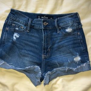 Hollister high rise jean shorts! size 0
